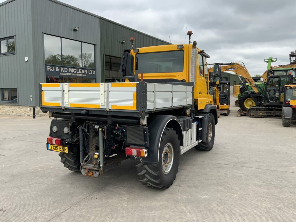 Mercedes-Benz Unimog U318 (ST25547)