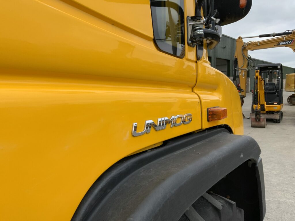 Mercedes-Benz Unimog U318 (ST25547)