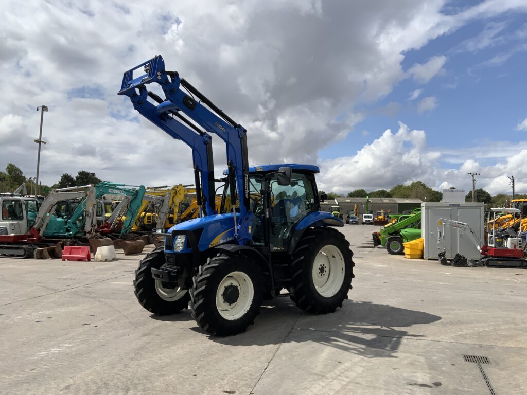 New Holland T6020 Tractor (ST27364)