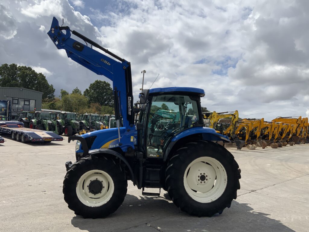 New Holland T6020 Tractor (ST27364)