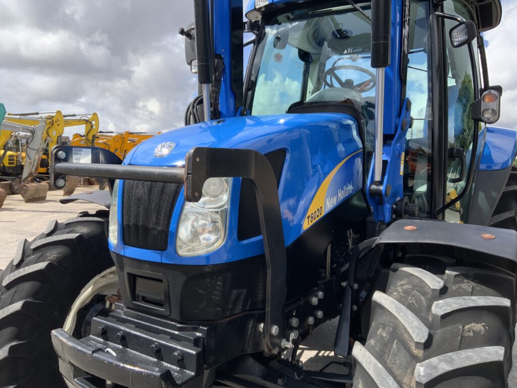 New Holland T6020 Tractor (ST27364)