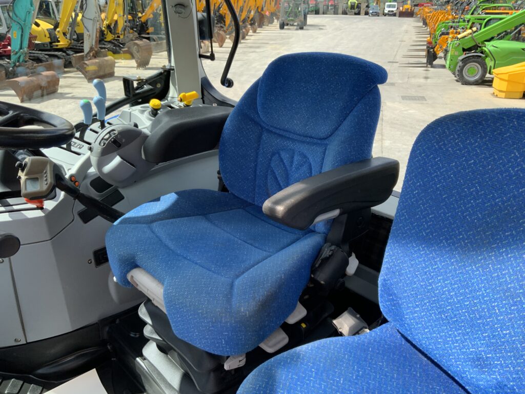 New Holland T6020 Tractor (ST27364)