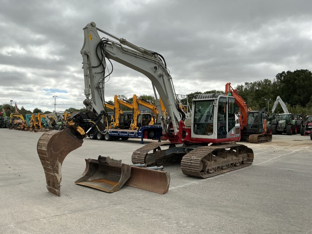 Takeuchi TB2150 C/W Engcon Tiltrotor Digger (ST27032)