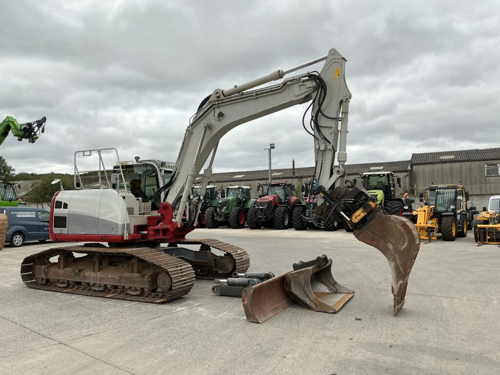 Takeuchi TB2150 C/W Engcon Tiltrotor Digger (ST27032)