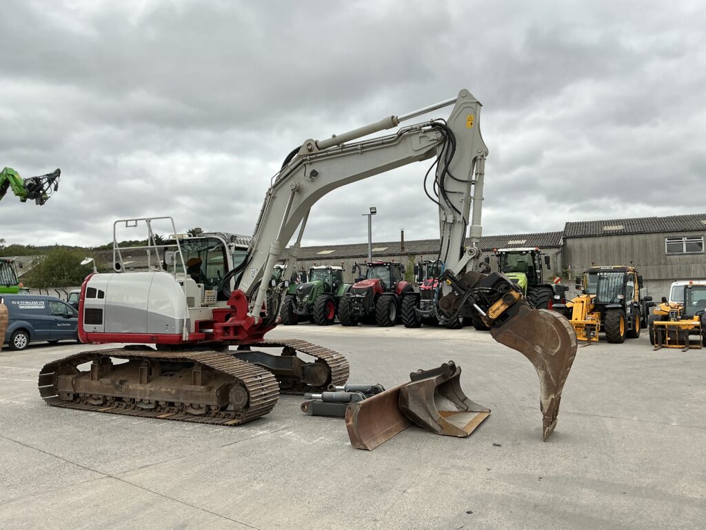 Takeuchi TB2150 C/W Engcon Tiltrotor Digger (ST27032)