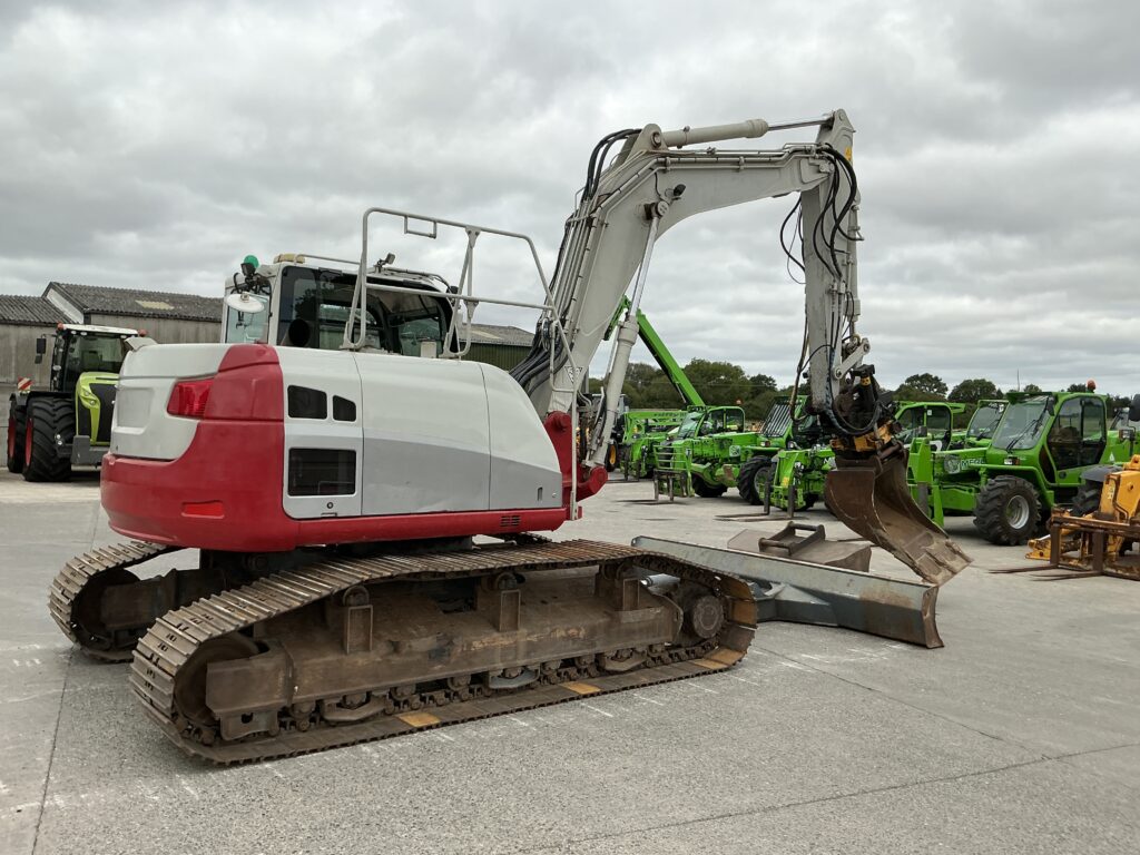Takeuchi TB2150 C/W Engcon Tiltrotor Digger (ST27032)