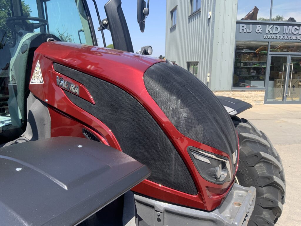 Valtra N154 Active Tractor (ST27062)