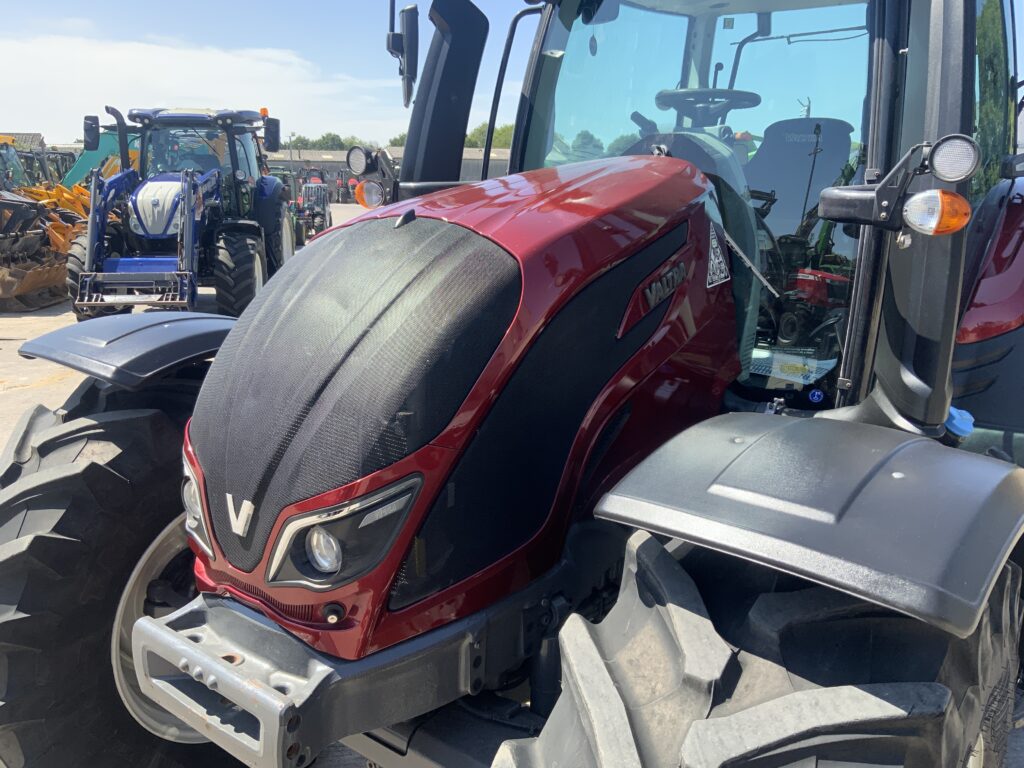 Valtra N154 Active Tractor (ST27062)