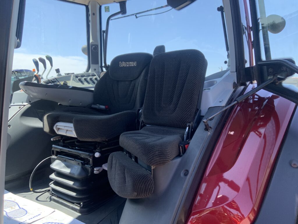 Valtra N154 Active Tractor (ST27062)