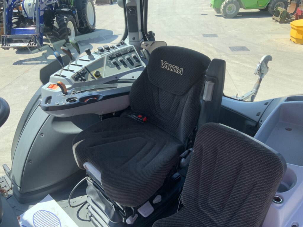 Valtra N154 Active Tractor (ST27062)