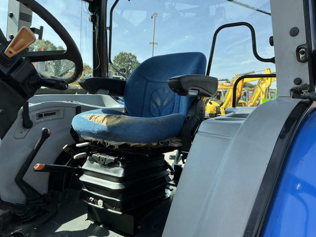 New Holland T5050 Tractor (ST27259)