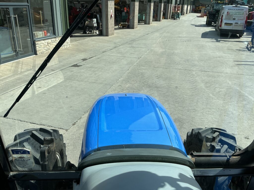 New Holland T5050 Tractor (ST27259)