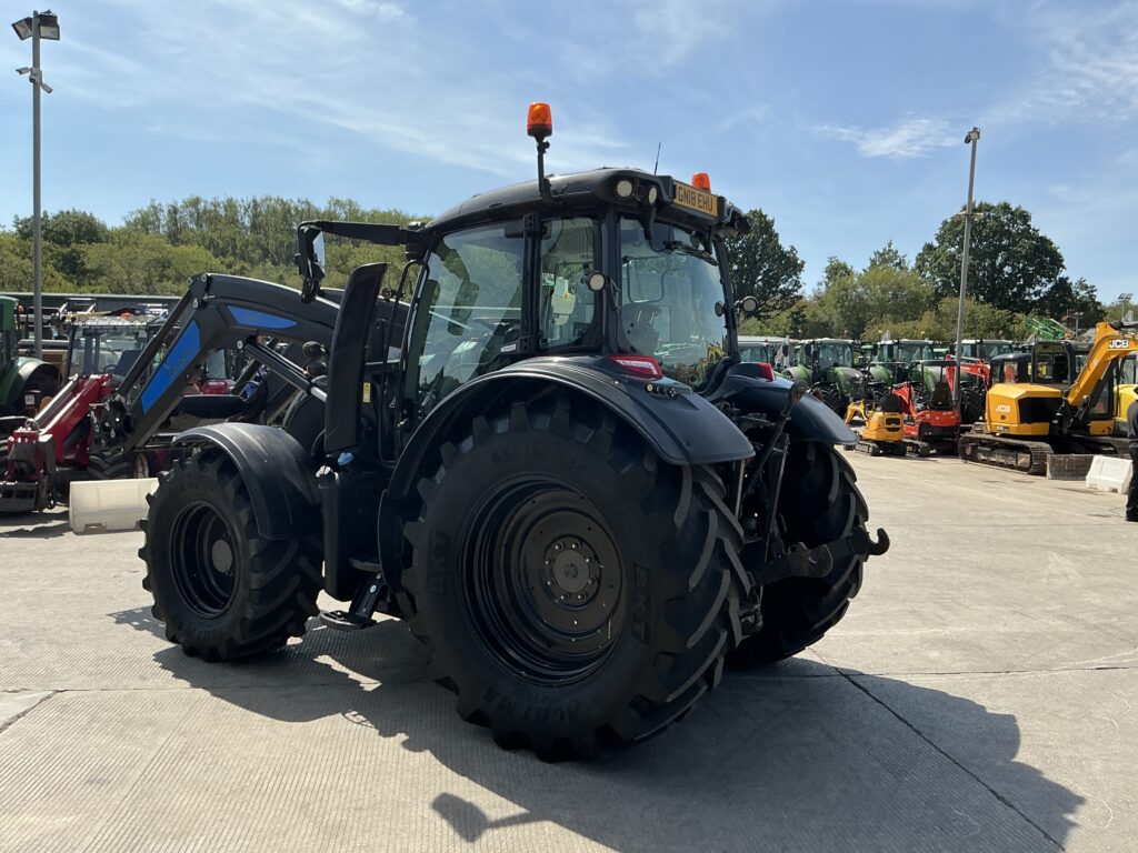 Valtra N174 Unlimited Tractor (ST27280)