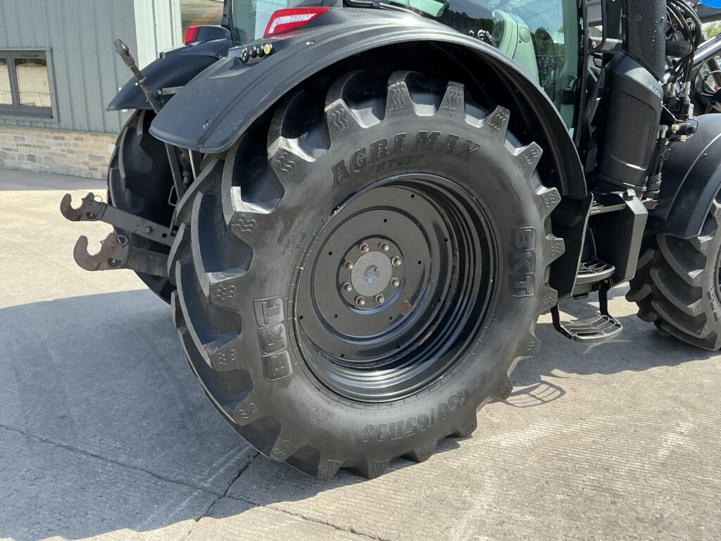 Valtra N174 Unlimited Tractor (ST27280)