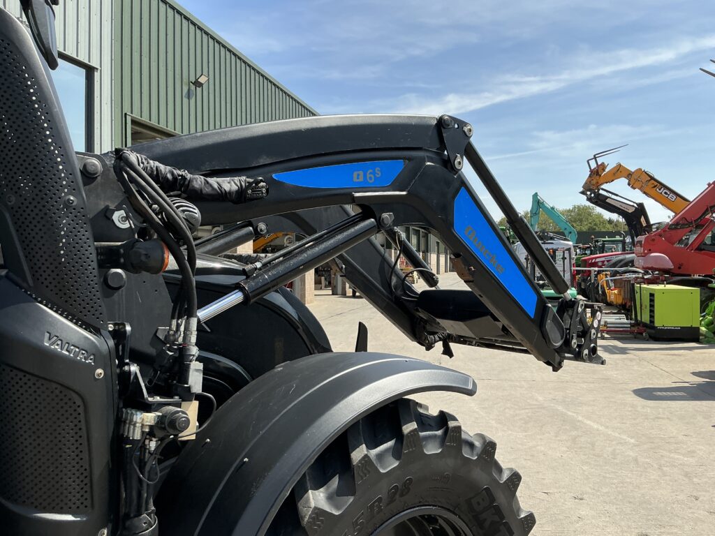 Valtra N174 Unlimited Tractor (ST27280)