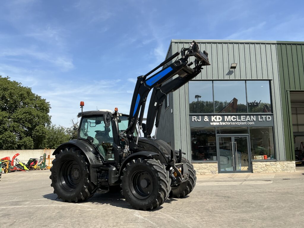 Valtra N174 Unlimited Tractor (ST27280)