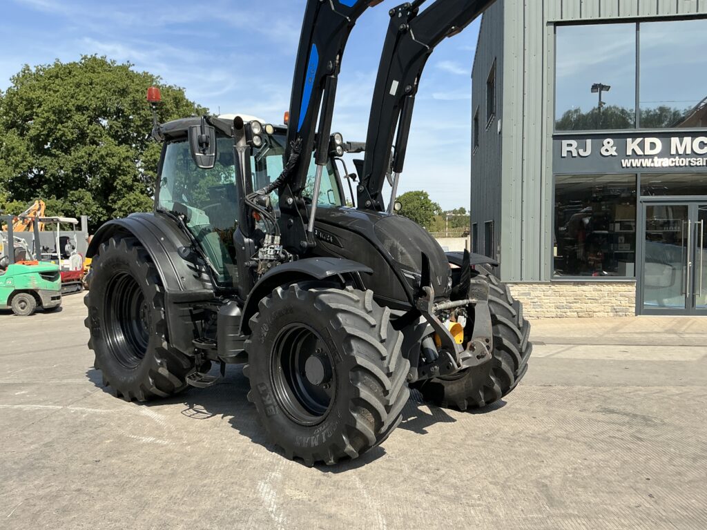 Valtra N174 Unlimited Tractor (ST27280)