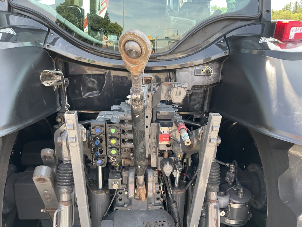 Valtra N174 Unlimited Tractor (ST27280)