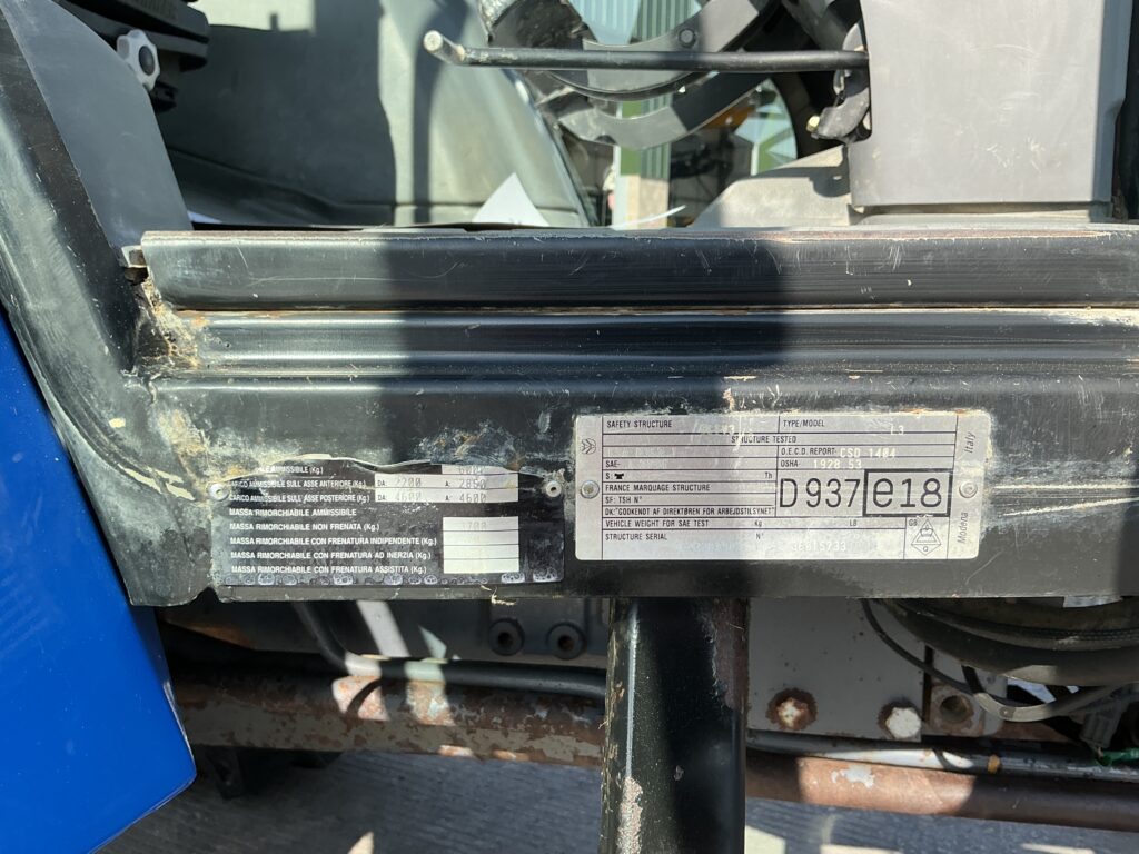 New Holland TN80F Narrow Super Steer Tractor (ST26561)