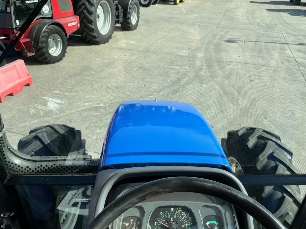 New Holland TN80F Narrow Super Steer Tractor (ST26561)