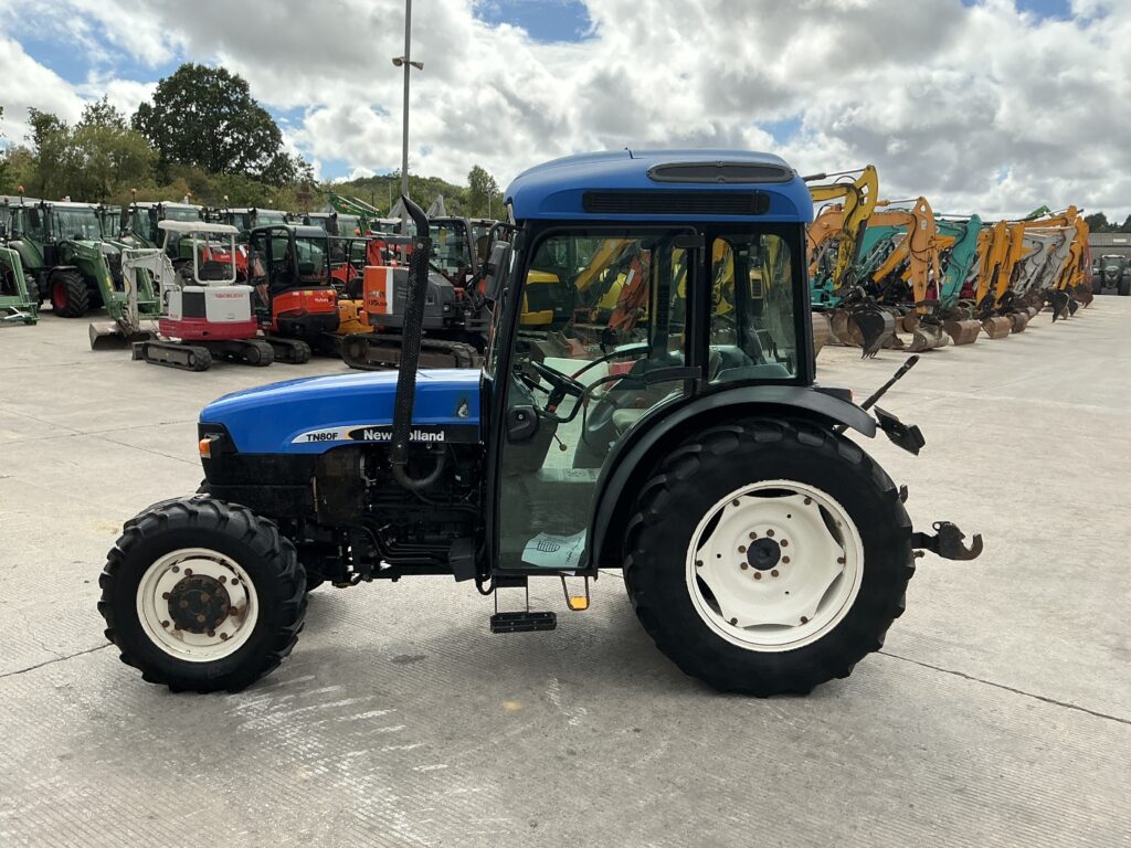 New Holland TN80F Narrow Super Steer Tractor (ST26561)