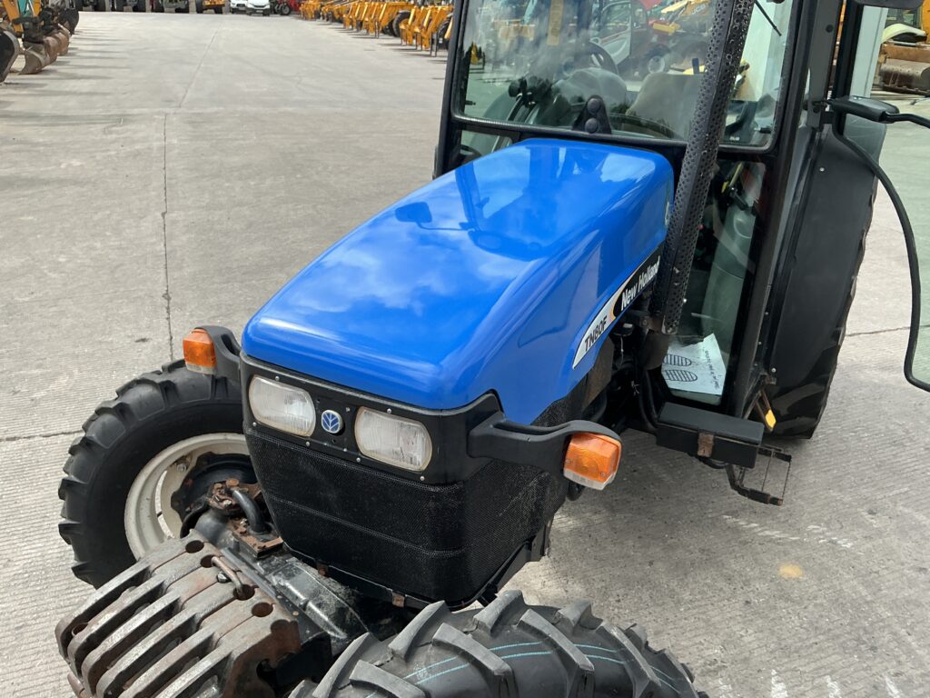 New Holland TN80F Narrow Super Steer Tractor (ST26561)