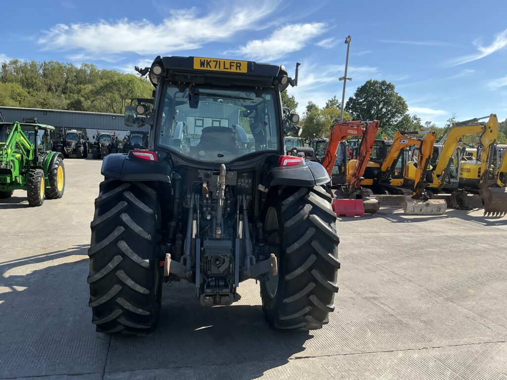 Valtra G135 Hi Tech Tractor (ST27315)