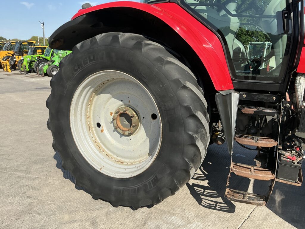 Massey Ferguson 6490 Dyna6 Tractor (ST26780)