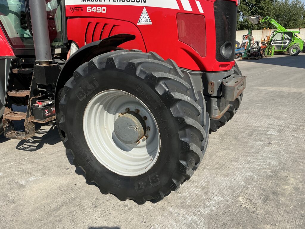 Massey Ferguson 6490 Dyna6 Tractor (ST26780)