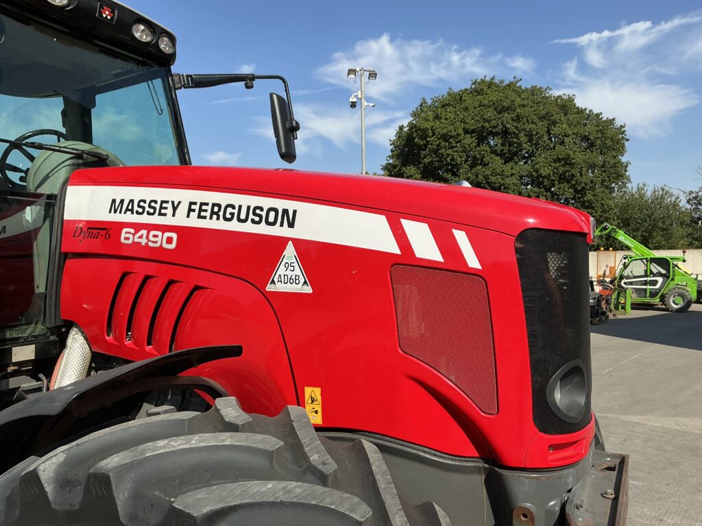Massey Ferguson 6490 Dyna6 Tractor (ST26780)