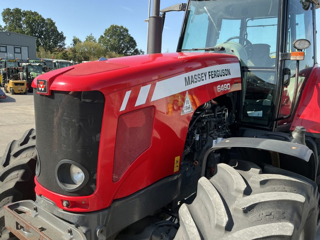 Massey Ferguson 6490 Dyna6 Tractor (ST26780)