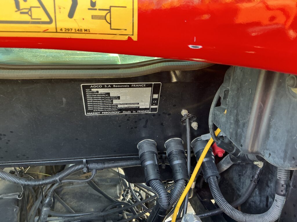 Massey Ferguson 6490 Dyna6 Tractor (ST26780)