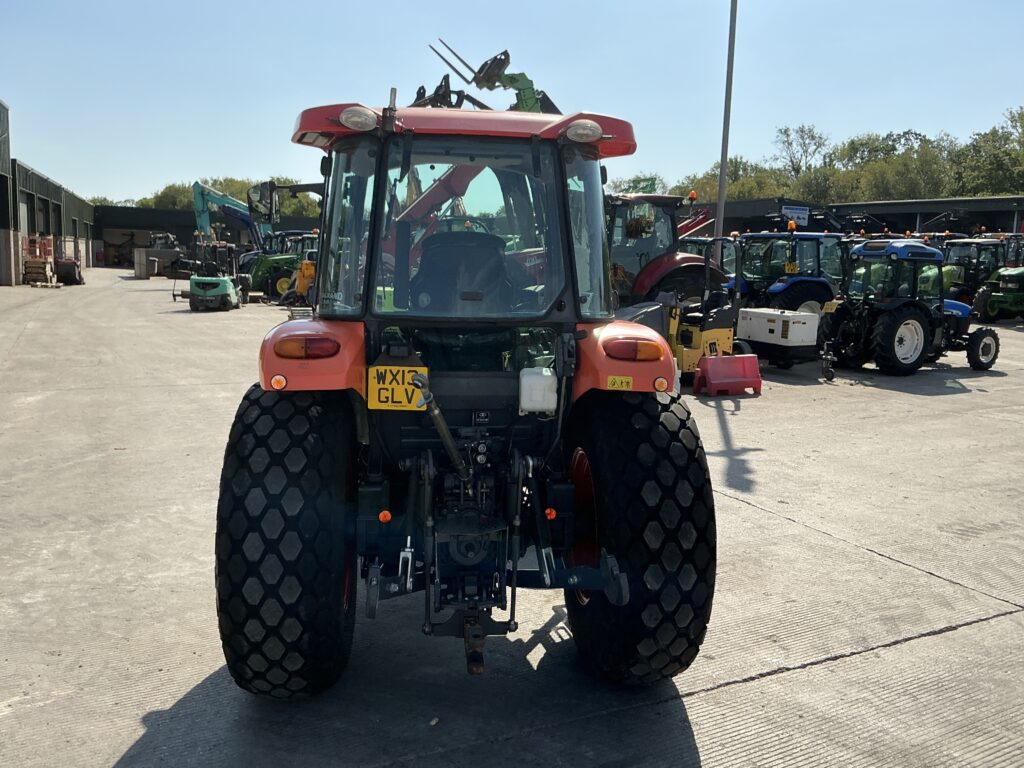 Kubota M7040 Hydraulic Shuttle Tractor (ST27188)