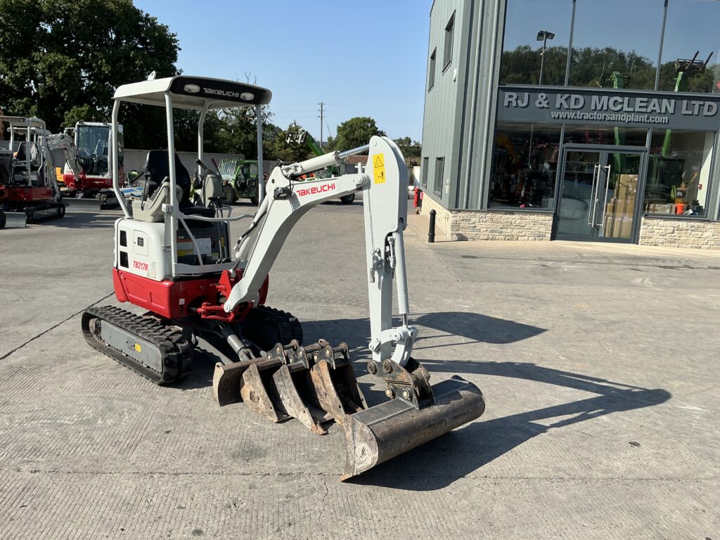 Takeuchi TB217R Digger