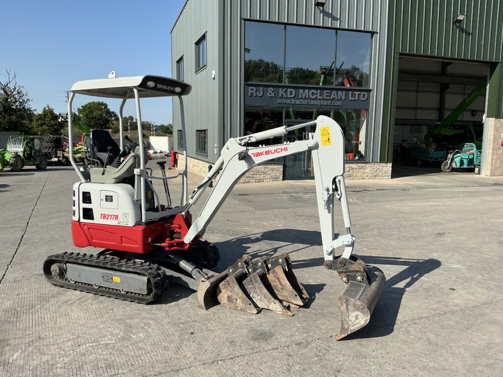 Takeuchi TB217R Digger