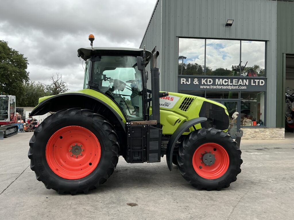 Claas 810 Axion Tractor (ST27040)