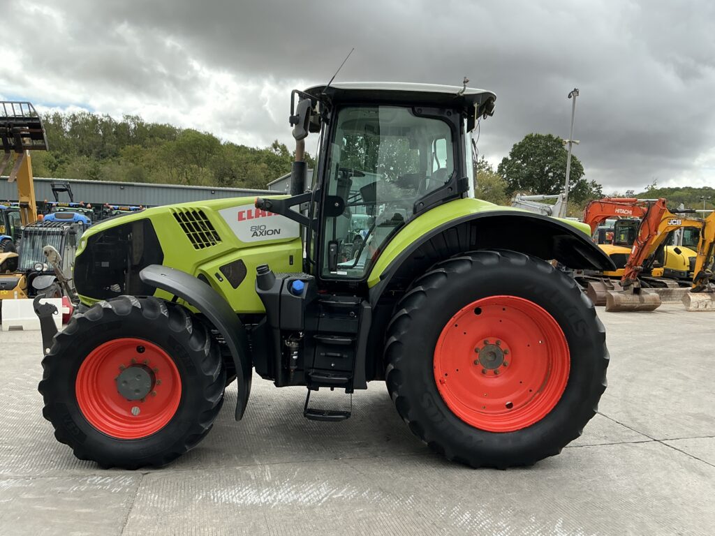 Claas 810 Axion Tractor (ST27040)