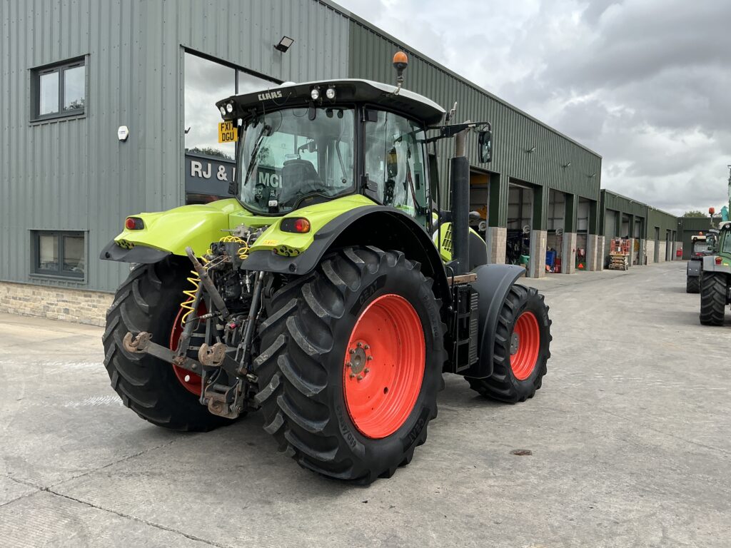 Claas 810 Axion Tractor (ST27040)