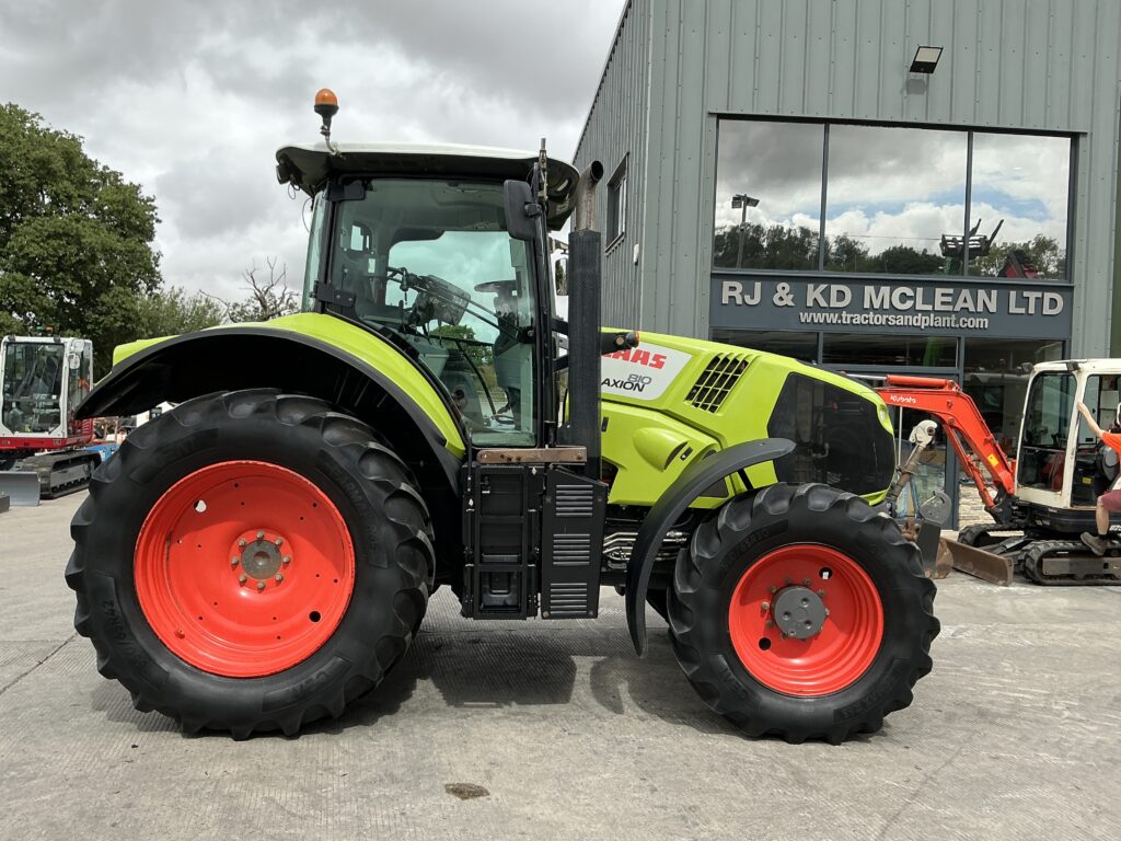 Claas 810 Axion Tractor (ST27040)
