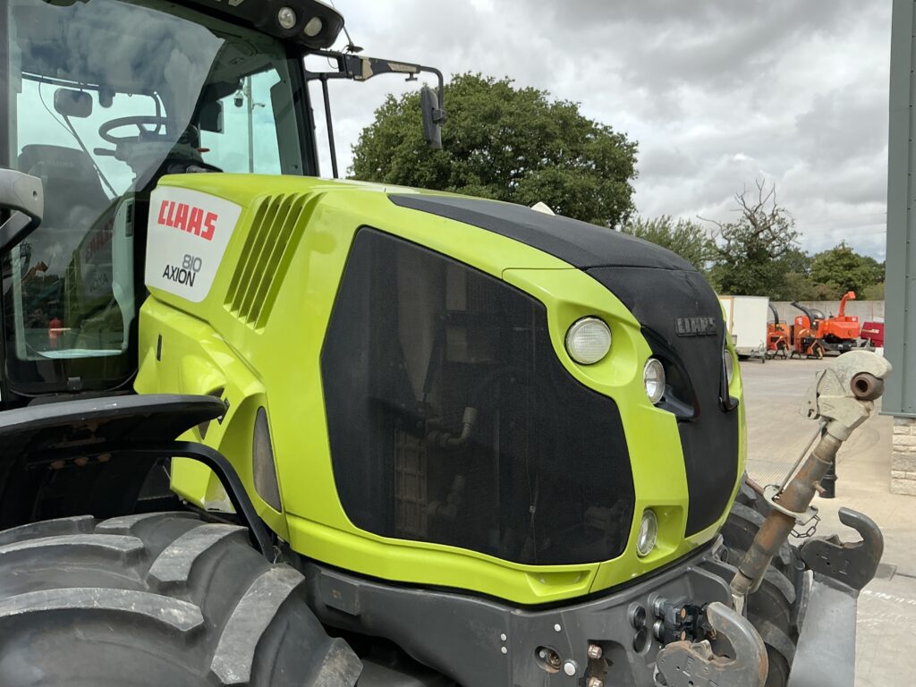 Claas 810 Axion Tractor (ST27040)