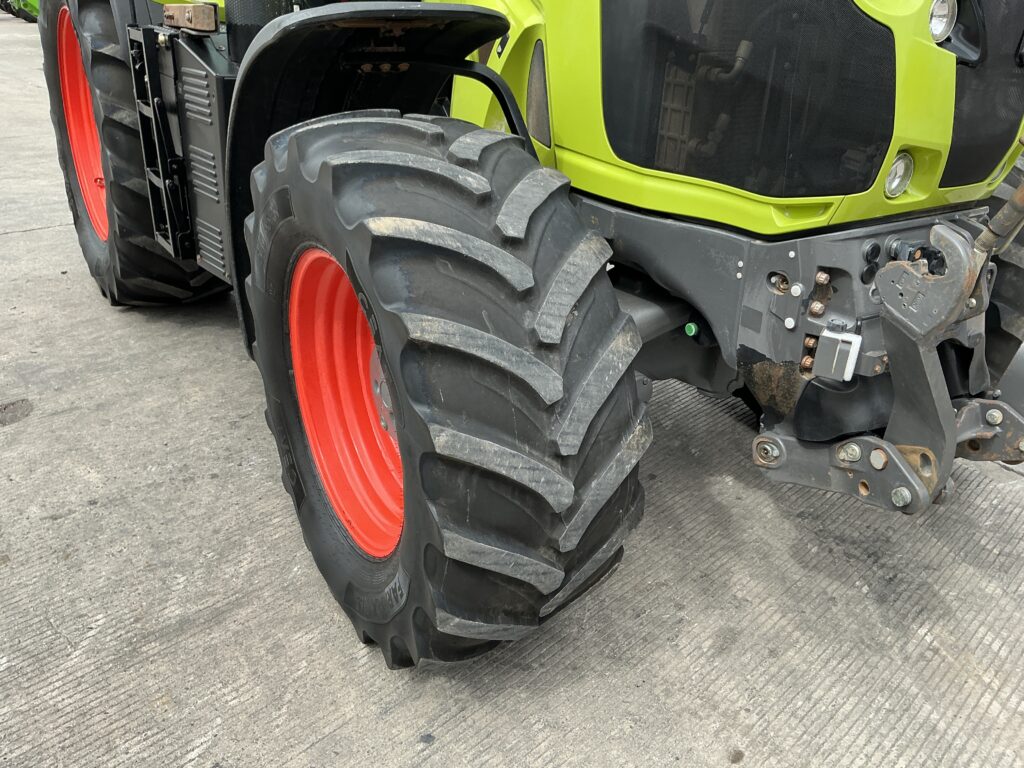 Claas 810 Axion Tractor (ST27040)