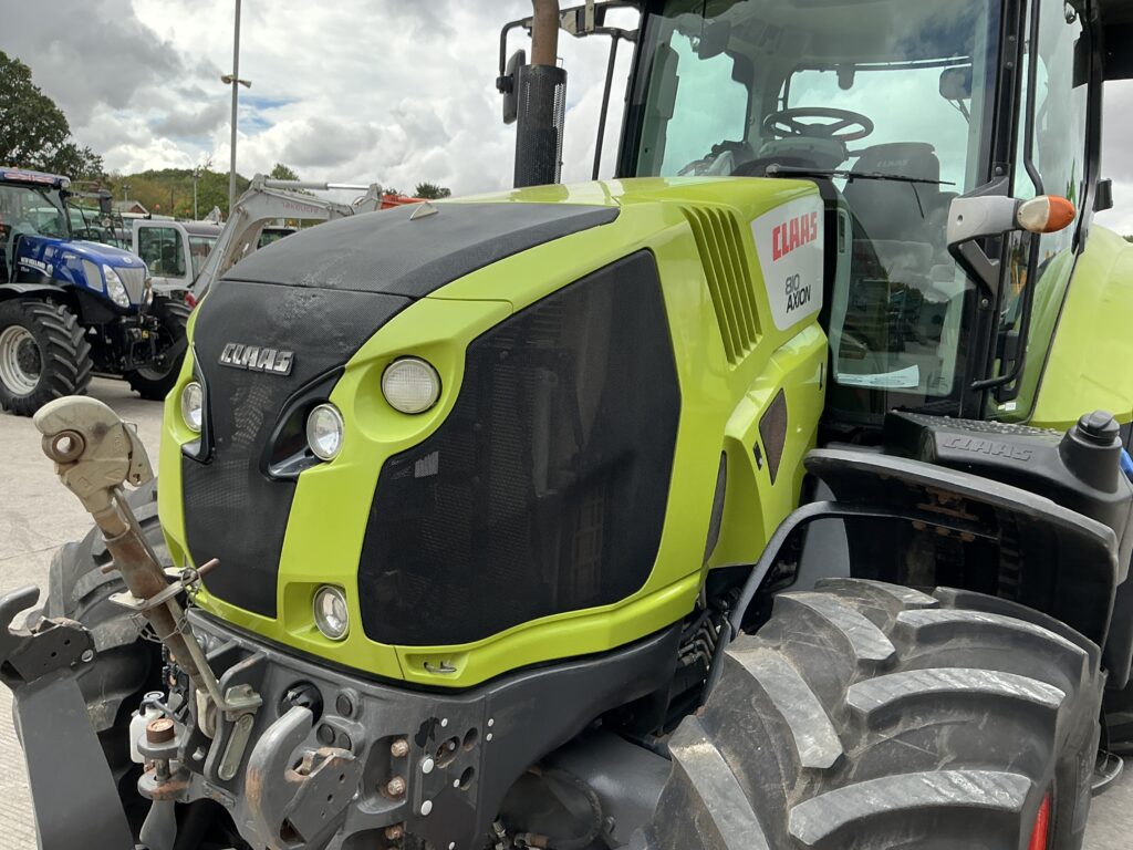 Claas 810 Axion Tractor (ST27040)