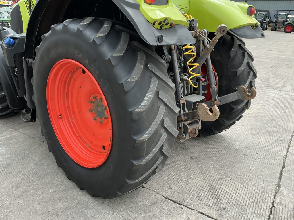Claas 810 Axion Tractor (ST27040)