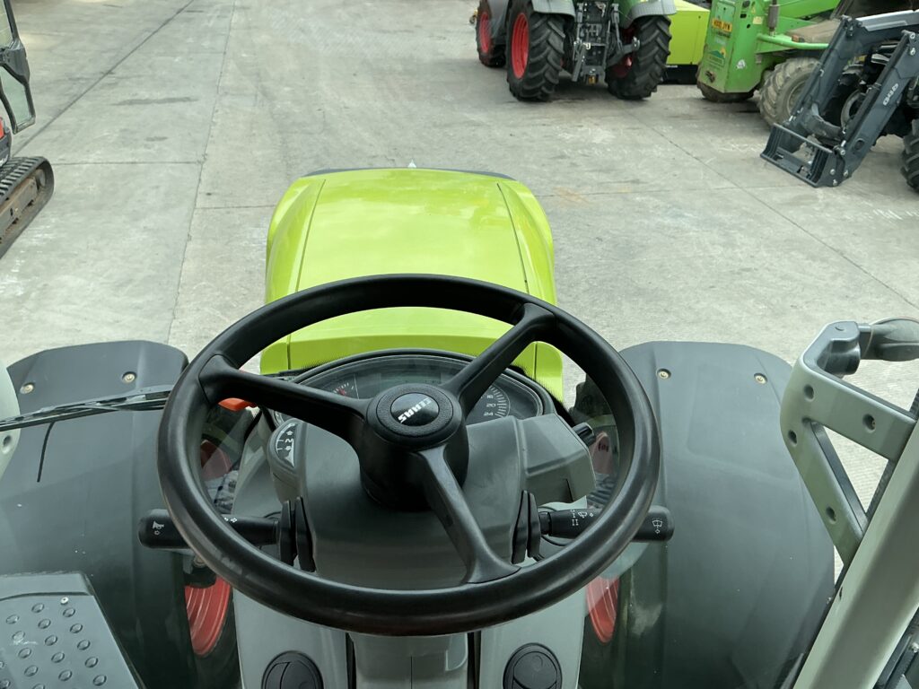Claas 810 Axion Tractor (ST27040)