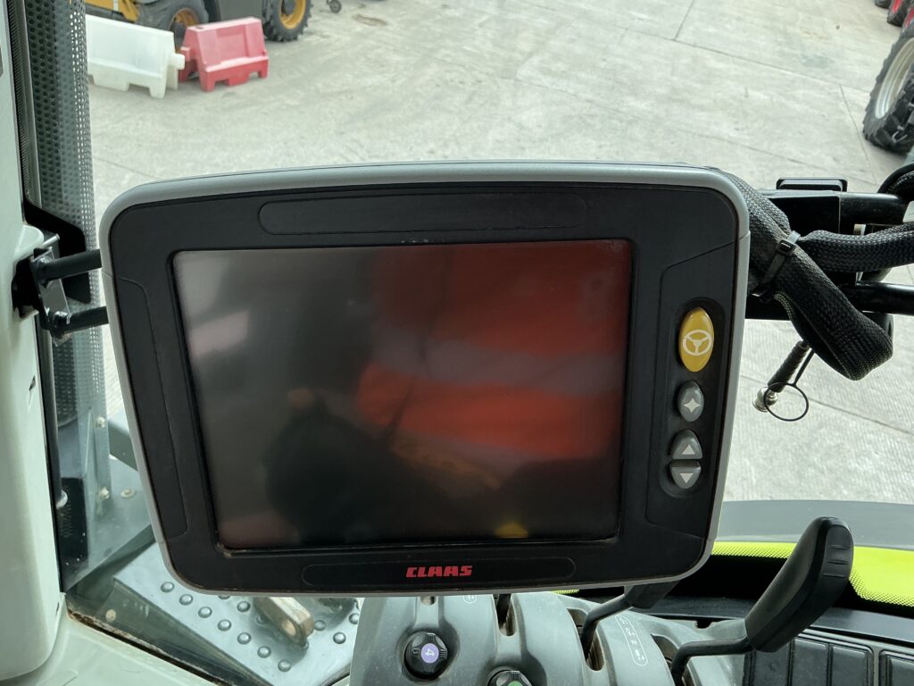 Claas 810 Axion Tractor (ST27040)