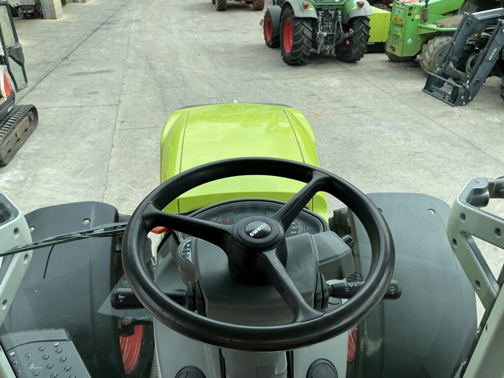 Claas 810 Axion Tractor (ST27040)