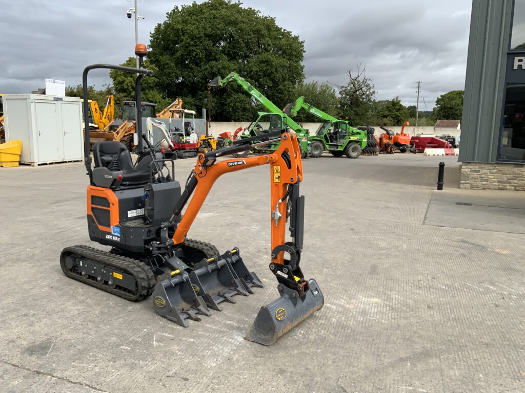 Develon DX10Z Micro Digger (ST27382)