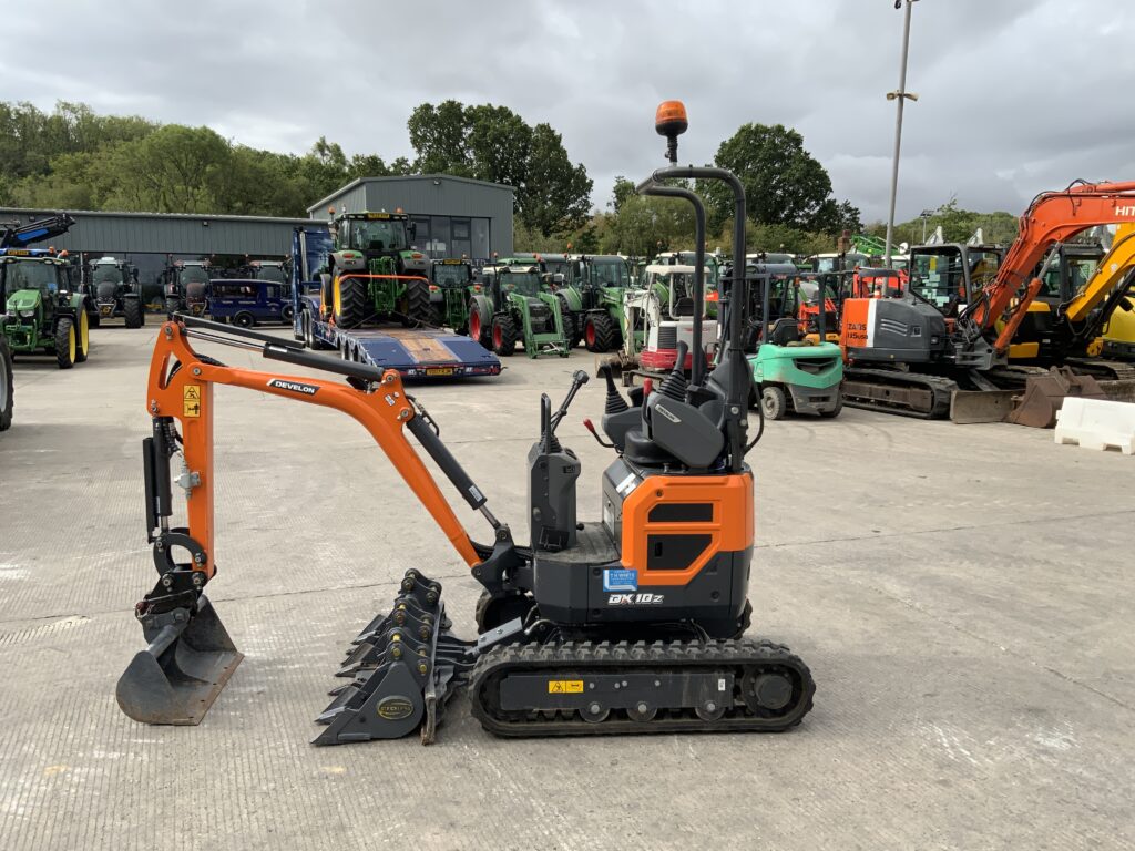 Develon DX10Z Micro Digger (ST27382)