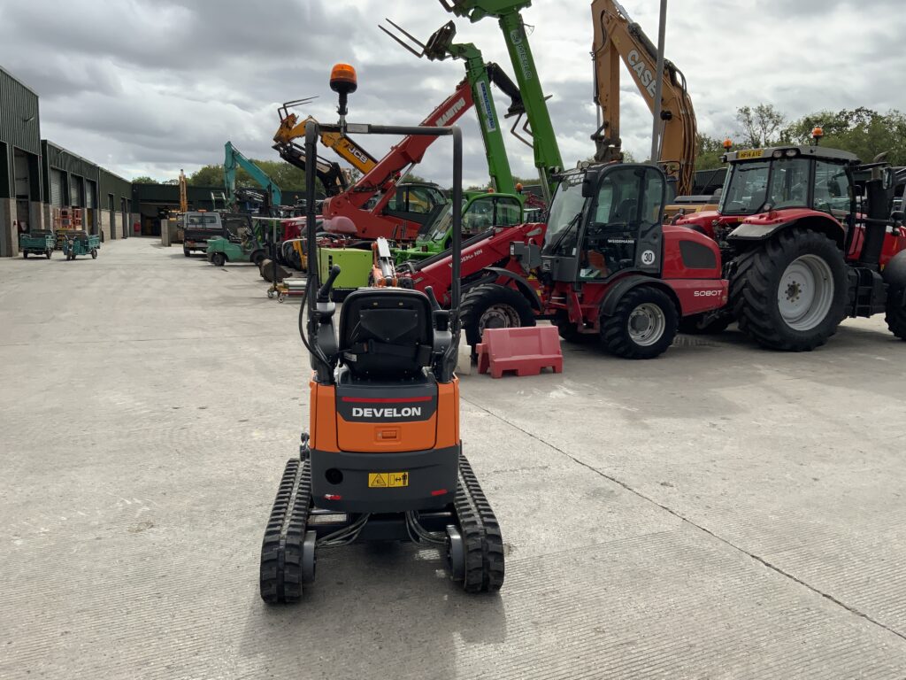 Develon DX10Z Micro Digger (ST27382)