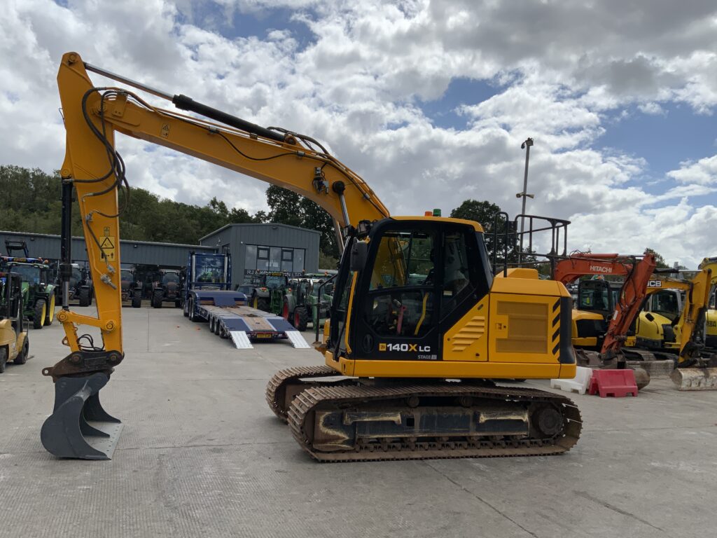 JCB 140X LC Digger (ST26378)